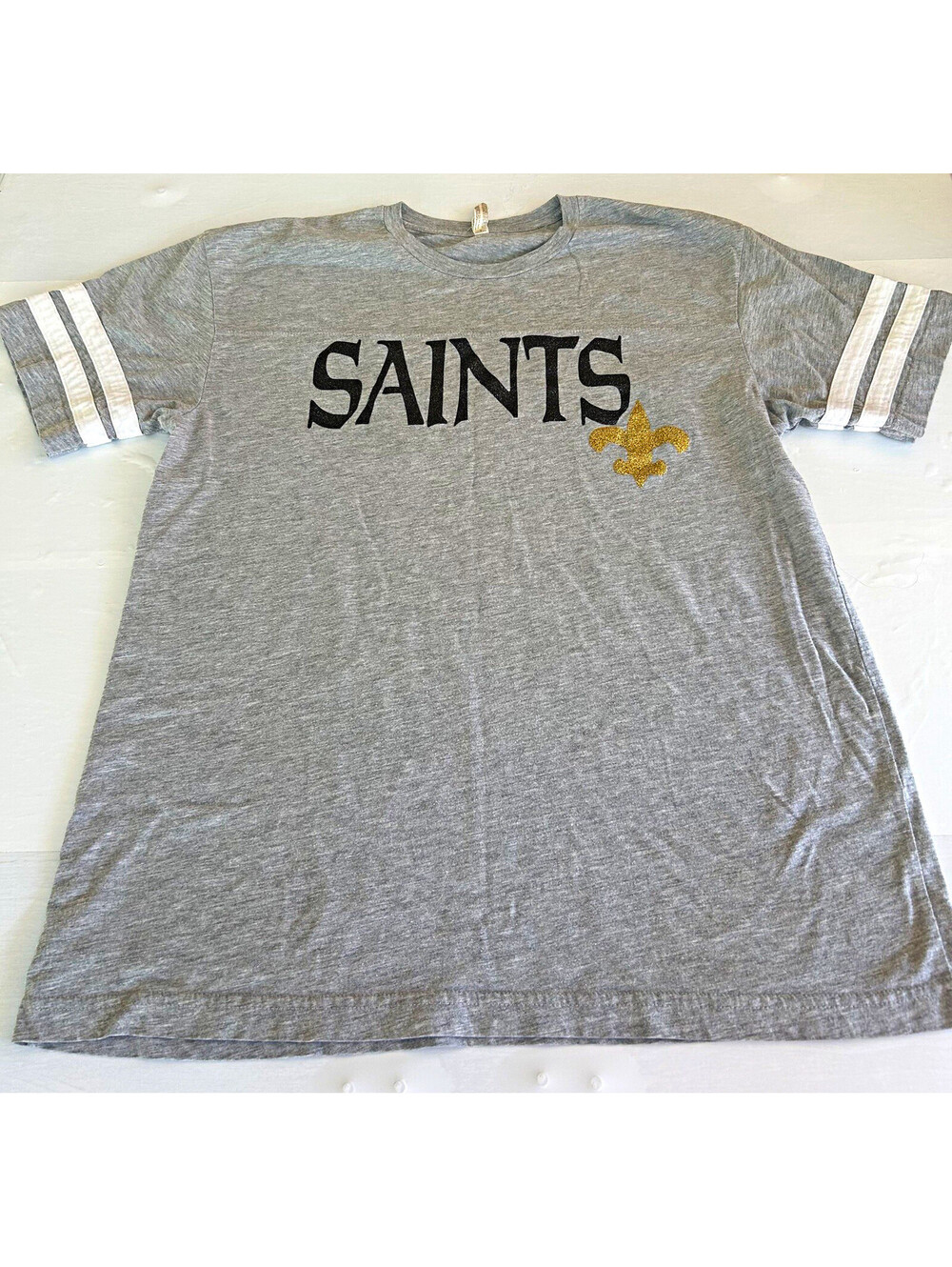 New Orleans Saints NFL Gray T-Shirt Fleur-de-Lis Logo White Sleeve Stripes Large